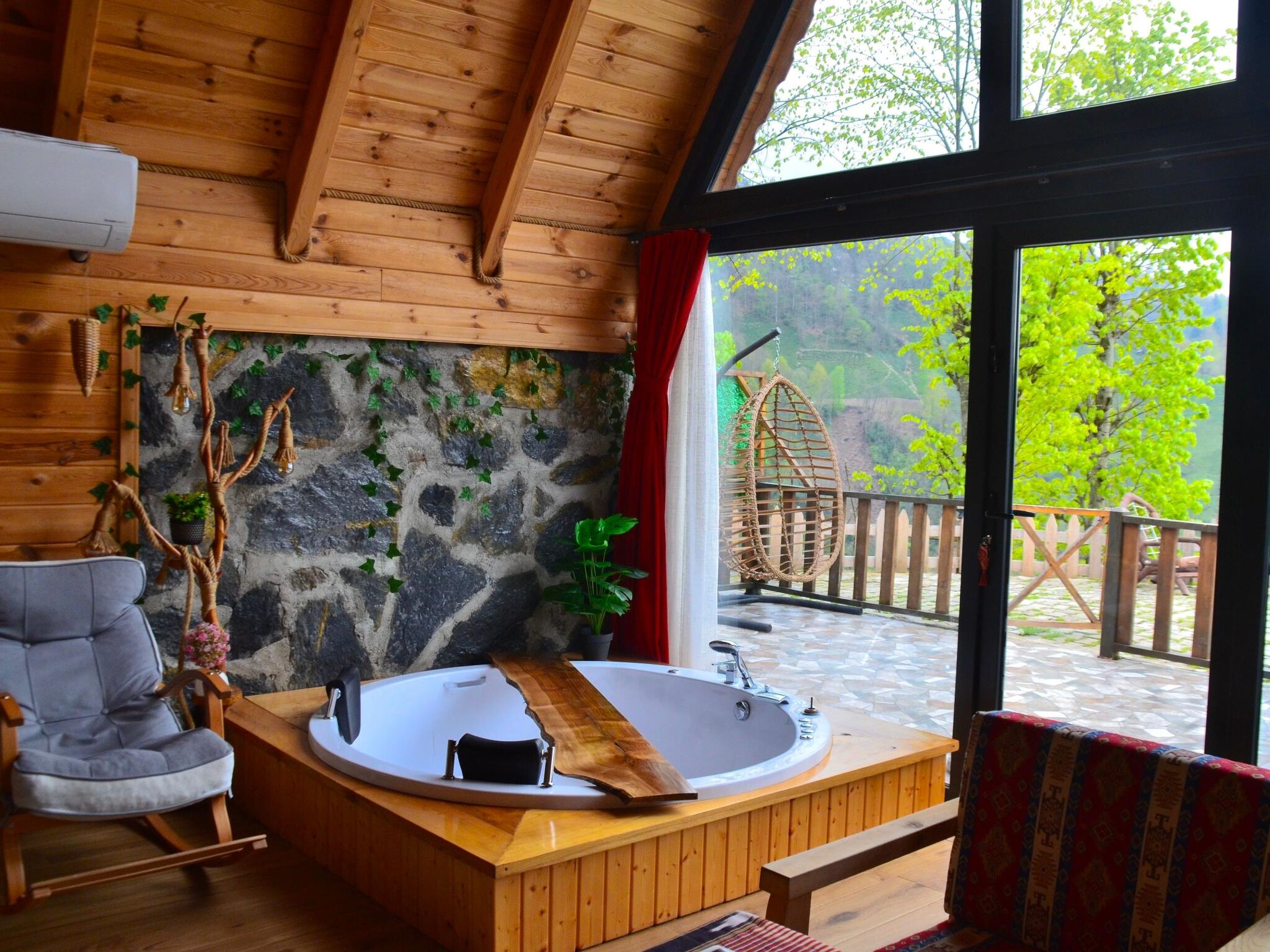 Vadi Manzaralı Bungalov