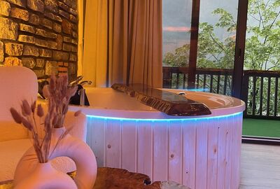 Jakuzili ve Türk Hamamlı Bungalovlar | Balayı & Aile Konseptli