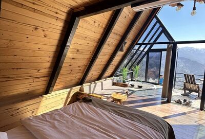 Jakuzili Zirve Dağ Evleri