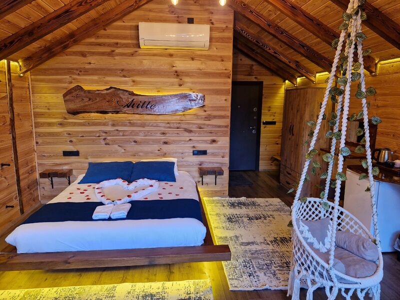 Queen Suit Jakuzili Balayı Bungalovu