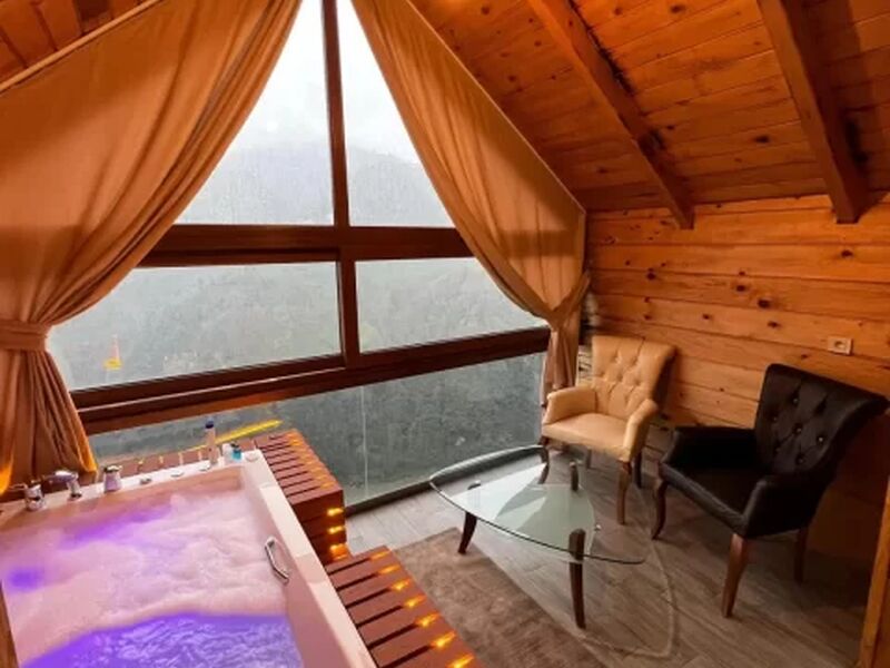 Fırtına Vadisi Manzaralı Jakuzili Balayı Bungalovları