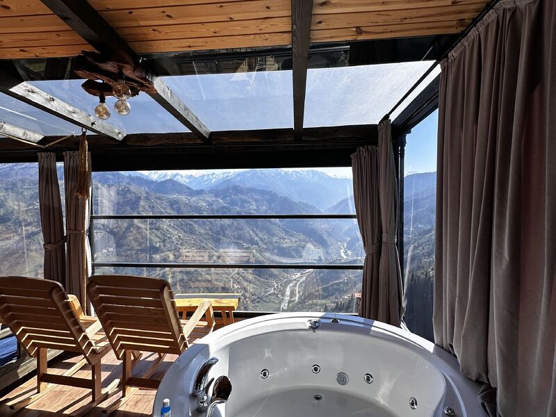 Jakuzili Zirve Dağ Evleri