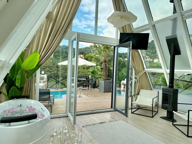 Isıtmalı Havuzlu Muhafazakar Bungalov ve Jakuzili Tiny House